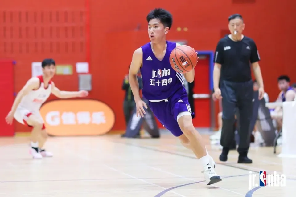 篮球队获得冠军_篮球队卫冕冠军是什么意思_nba卫冕成功的球队