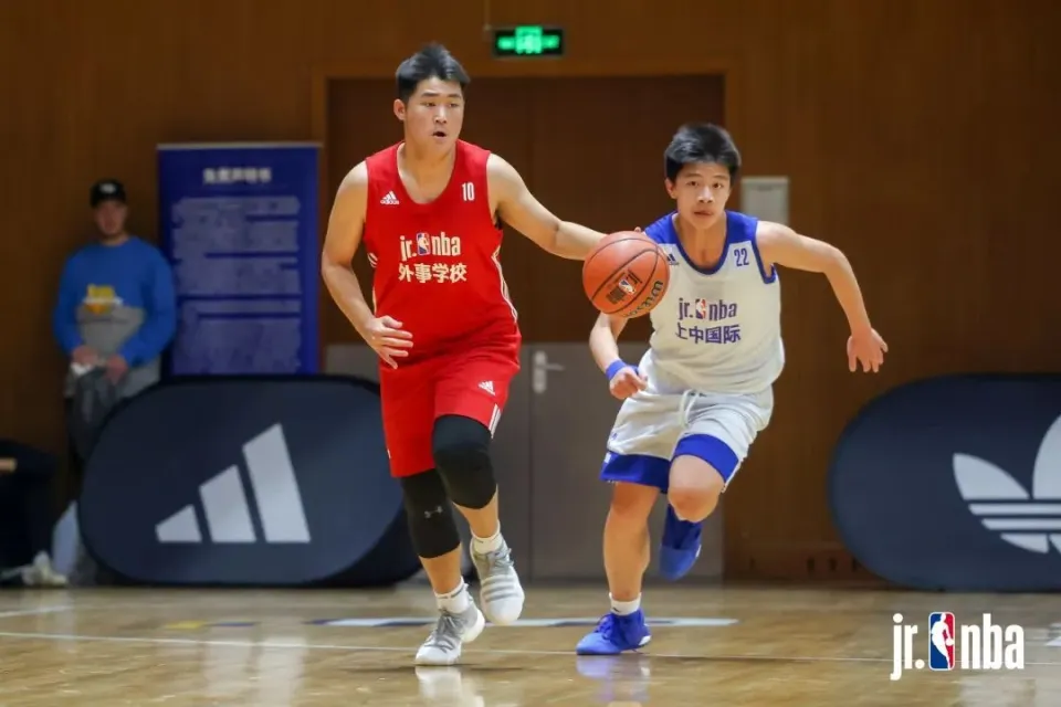 篮球队卫冕冠军是什么意思_nba卫冕成功的球队_篮球队获得冠军