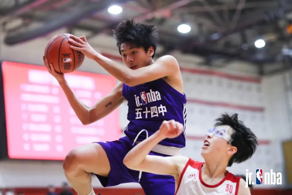 篮球队获得冠军_nba卫冕成功的球队_篮球队卫冕冠军是什么意思