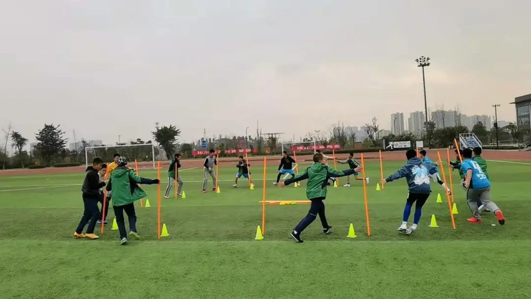 进球足球规则转场视频_足球进球规矩_足球进球转场规则