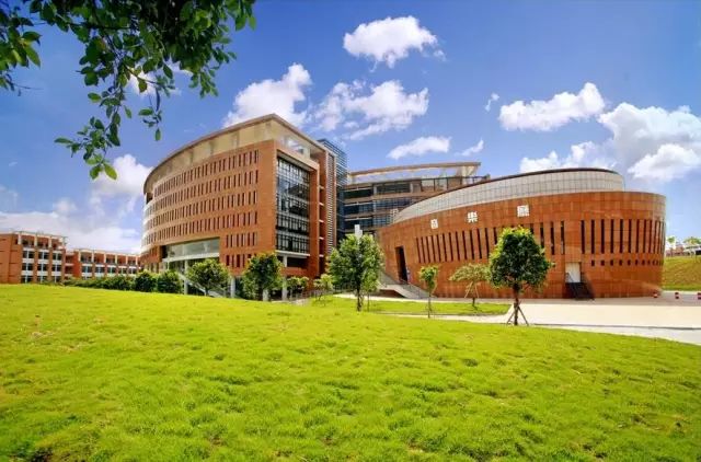 浙江游泳冠军赛_浙江游泳金牌_浙江大学游泳冠军铜像