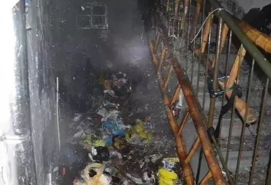 家庭灭火基本常识_家庭灭火六法_家庭灭火的基本方法