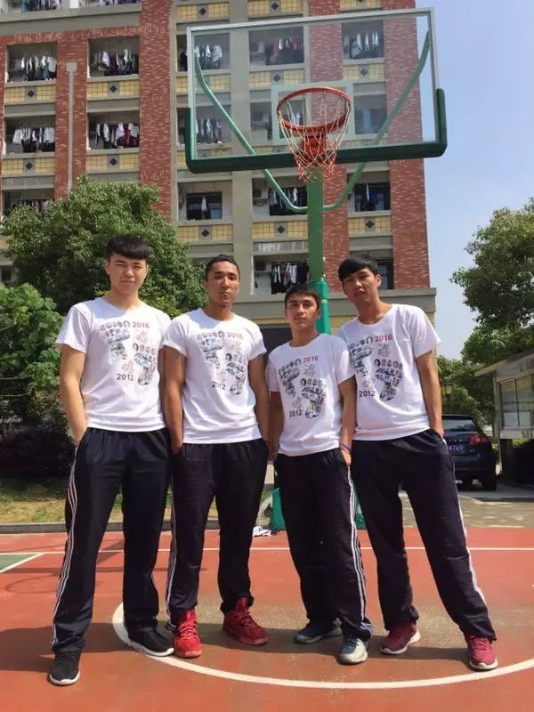 投篮冠军球是谁发明的_投篮球冠军是谁_投篮冠军是谁